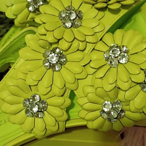 Floral Yellow Platform Sandals - Picture 2 of 2